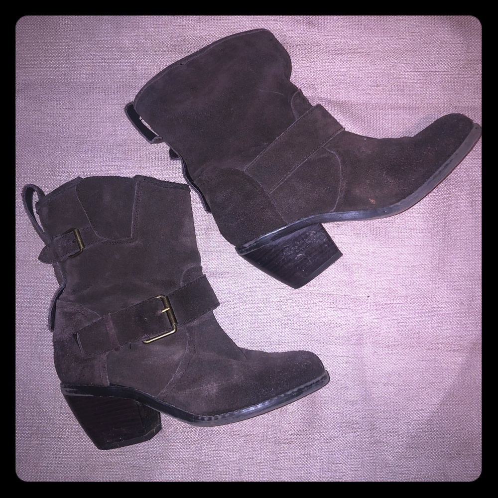 Dolce Vita suede boots